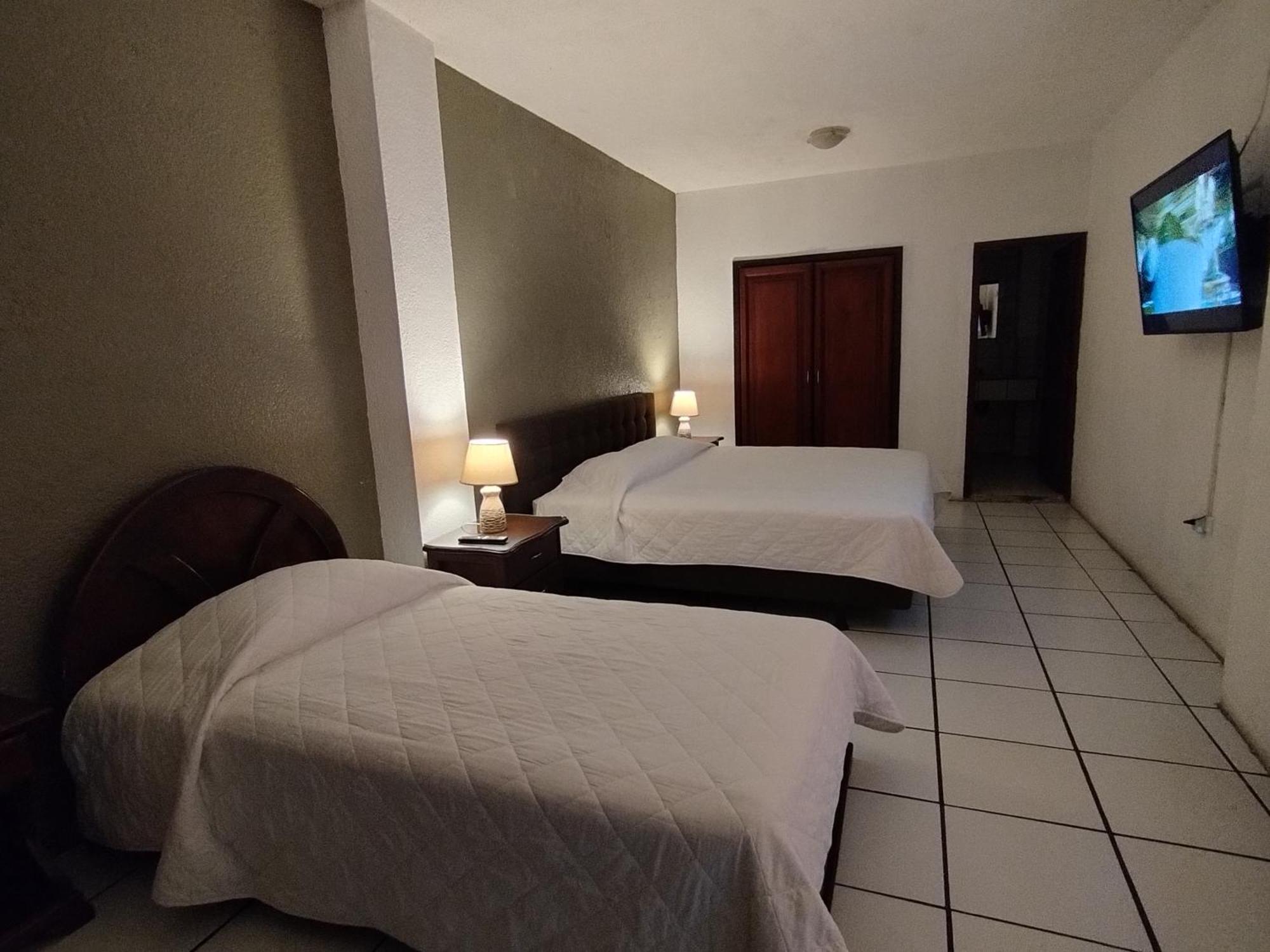 Hotel Puerta Del Sol Santo Domingo de los Colorados Exterior photo